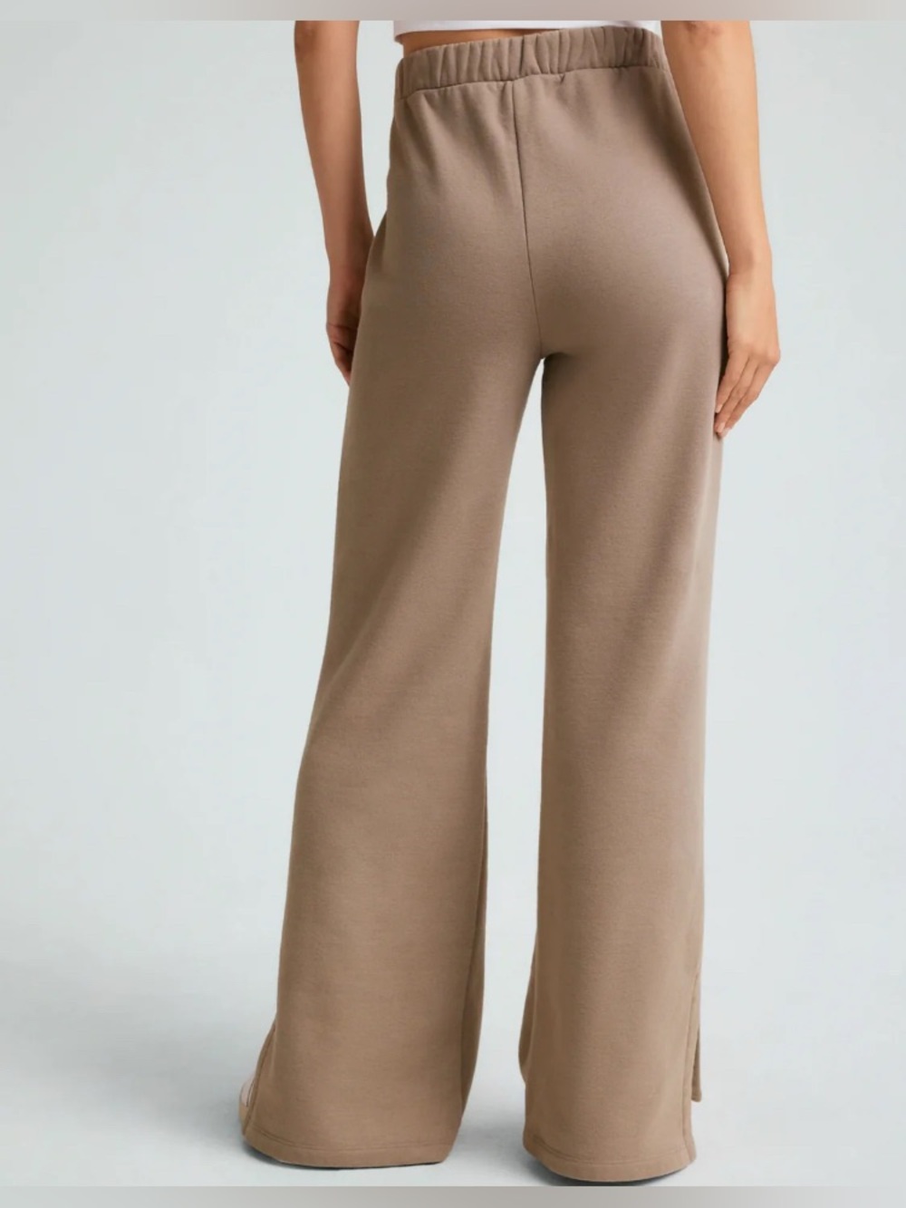 Beyond Yoga Open Ended Mid Rise Wide Leg Pant - Desert Sand Beige: M - Picture 2 of 9